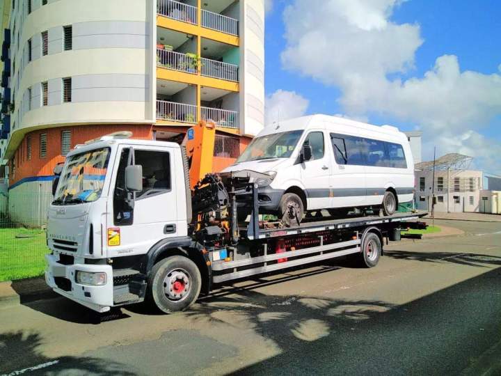Remorquage bus Le Lamentin