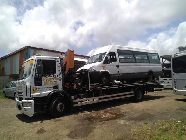 Remorqueur de bus Le Lamentin